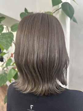 インビテーション(invitation) ハイライトカラー◎グレージュ