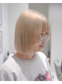 10代20代ブロンドヘアハイトーンハニーブロンド