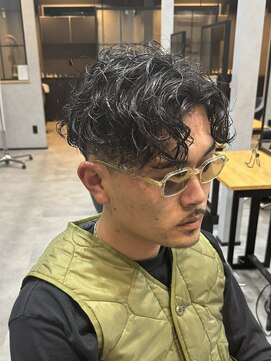 フィーカ(fika) 立体感のあるスパイラルパーマ 担当岩松
