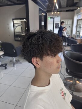 アイズ 海老名(AIZU) シャドウパーマ　波巻きパーマ　ツイストスパイラル　刈り上げ