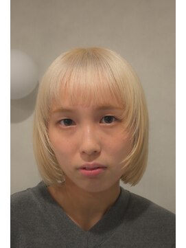 プリュス(plus) ホワイトブロンドベージュ