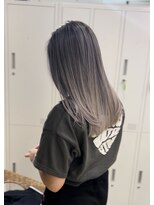 リリー バイ アオ(Lilly by AO)&nbsp;ホワイトベージュのバレイヤージュ