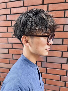 クロム トウキョウ ザ バーバー 新宿(CHROM TOKYO the Barber) メッシュ、ツイストスパイラルパーマ