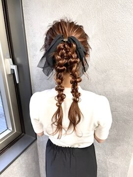 アイユー(ii+U) ポニーテールアレンジ　大人可愛い　個性派