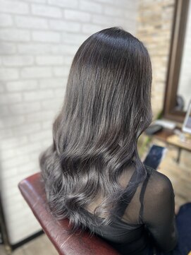 アトリエナガノ(atelier nagano) ニュアンスカラー/センターパート/ツヤ髪スタイル/ブルージュ