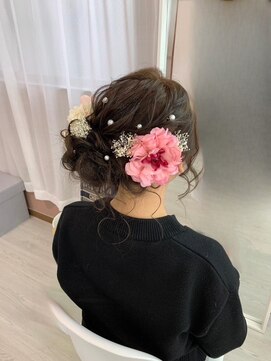 ホワイト 東京新宿店(White) 華やかゴージャスアップスタイル