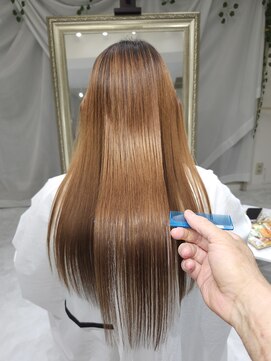 ココベロビビ(cocoBELOvivi) ブリーチ毛を酸性ストレートで髪質改善