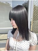 透明感◎黒髪×重めバング