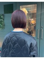 マーシュ(marshu) ぱつっとボブにボルドーカラー