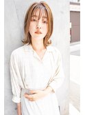 かきあげヘアーシルバーカラー韓国風センターフェードカット