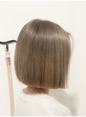 ローグ金町(TAKA)ミルクティーベージュ大人切りっぱなしボブ