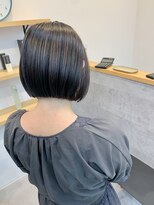 バウム(baum)&nbsp;暗髪グレージュの大人フラットボブ
