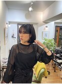 カットラインの綺麗な切りっぱなしボブ