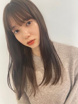 根元はしっかり伸ばして毛先はナチュラルに…そんなわがままストレートヘアが叶うのは[flammeum]！