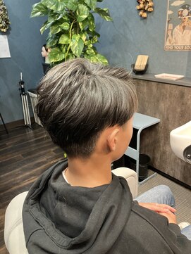 スリー(THREE) ツーブロ×ニュアンスカール