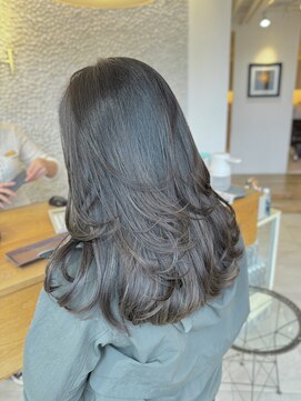 ビーチ(BEACH) 透け感くすみオリーブグレージュカラーレイヤーカット