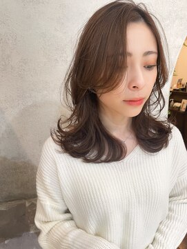 ソワリー 栄(THOiRY) 大人可愛い20代30代40代小顔艶髪簡単スタイリングふんわりカール