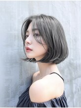 キャロル(CAROL) 顔まわりレイヤーのボブ