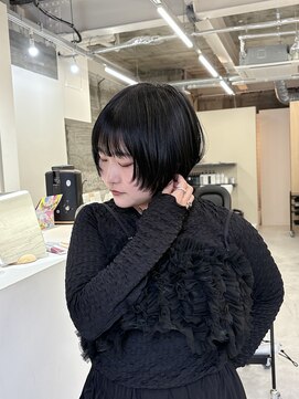 ツキヘア(TUKI hair) マッシュレイヤーショート × ダークカラー