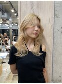 インナーカラーミルクティーベージュケアブリーチ顎下ボブ