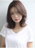 AFLOAT 前髪なし大人かわいい外ハネミディアム濡れ髪　20代30代