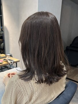 ニール(Neal) 【Neal 新宿/西新宿】外ハネミディアム *