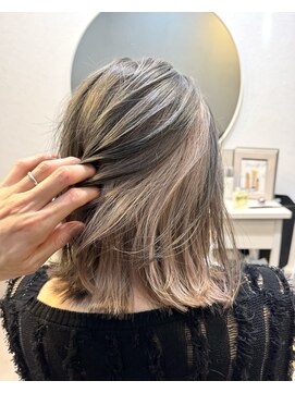 フィルジュ(FiLUGE) 小顔レイヤーボブ×アンブレラカラー