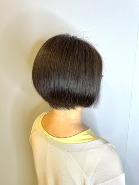 ブロッサム 東久留米店(Blossom) 20代30代大人可愛い★小顔ショートカット前下がりウルフカット