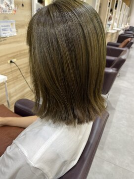 アヴァンス 江坂店(AVANCE.) オリーブカラー