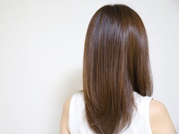 ヘアーサロンマジックHAIR SARON Magicの写真/髪の広がりを抑えて、自然な仕上がりのストレートヘア♪毛先までツヤツヤで、毎日のスタイリングも楽に＊