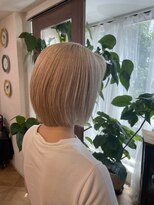 インビテーション(invitation) ハイトーンミルクティーカラー