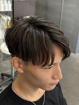 バース バイ ハピネス(BIRTH by happiness) マッシュ/刈り上げショート/アップバング