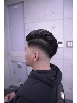 クロム トウキョウ ザ バーバーアルト 神保町店(CHROM TOKYO the Barber ALT) スキンフェード/フェードカット