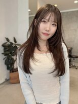 イル(ill)&nbsp;レイヤーカット 顔周りカット ベージュカラー ロング 大須