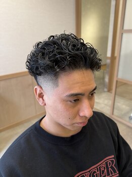 クアルト(Cuarto)の写真/【朝のセットをもっと簡単に】頑張らなくても自然にキマる、大人のメンズパーマ。