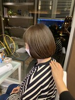 ハグズ 【選べるヘッドスパ】《個室》カット+「素」髪ケア+ケアカラー