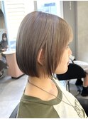 《ハイトーンボブ》ホワイトベージュ似合わせ前髪タッセルボブ