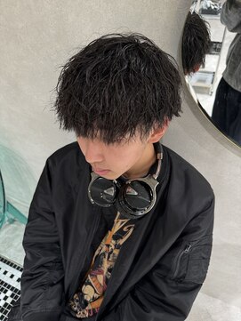 ゼスト リル 新宿(ZEST lill) ツイストスパイラル 縦落ち マッシュパーマ 新宿