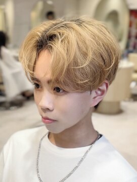 ミズチャーム(Ms.CHARM) 韓流/マッシュ/センターパート/フェザーショート/外苑前