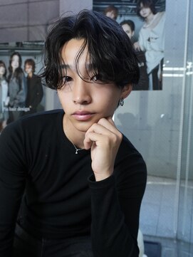 ピア ヤクイン(Pia Yakuin) ニュアンスパーマ/センターパート