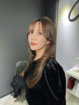 ザシェノンウメダ(THA CHAINON UMEDA) イメチェン/ピンクベージュ/アンブレラカラー/前髪/心斎橋