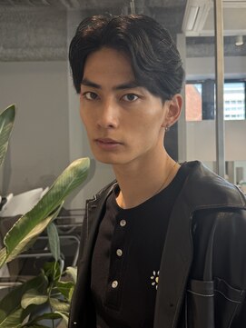 トリッカ シブヤ(TRICCA SHIBUYA) メンズカットパーマフェザーニュアンス毛流れセンターパート渋谷