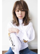 ヘアデザイン ソラ(Sola)&nbsp;フラワーカール 毛先パーマミディ×斜めバング×ベージュカラー