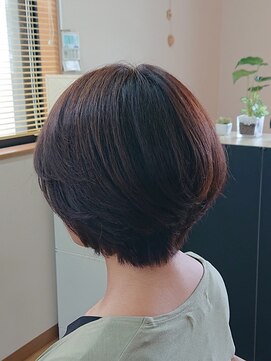 モアニ ケラ(Moani Kela) ショートボブスタイル