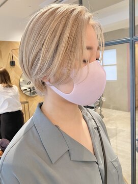 ステイシーオギクボ(stay she ogikubo) ホワイトベージュ×ハンサムショート