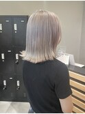 切りっぱなしボブ ／ホワイトカラー