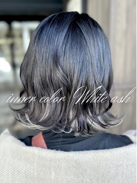 カフェアンドヘアサロン リバーブ(cafe&hair salon re:verb) インナーカラーホワイトブリーチ