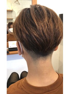 ダブルエイチ 旗の台店(WH) ツーブロックショート