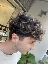 グラック(GLUCK)&nbsp;ナチュラル気味くるんくるんパーマ