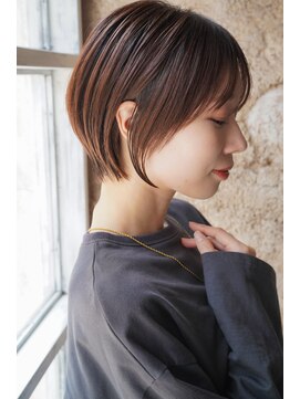 カライングドゥ(ing deux) 大人可愛い20代30代40代黒髪前下がりショートボブ丸みショート◎